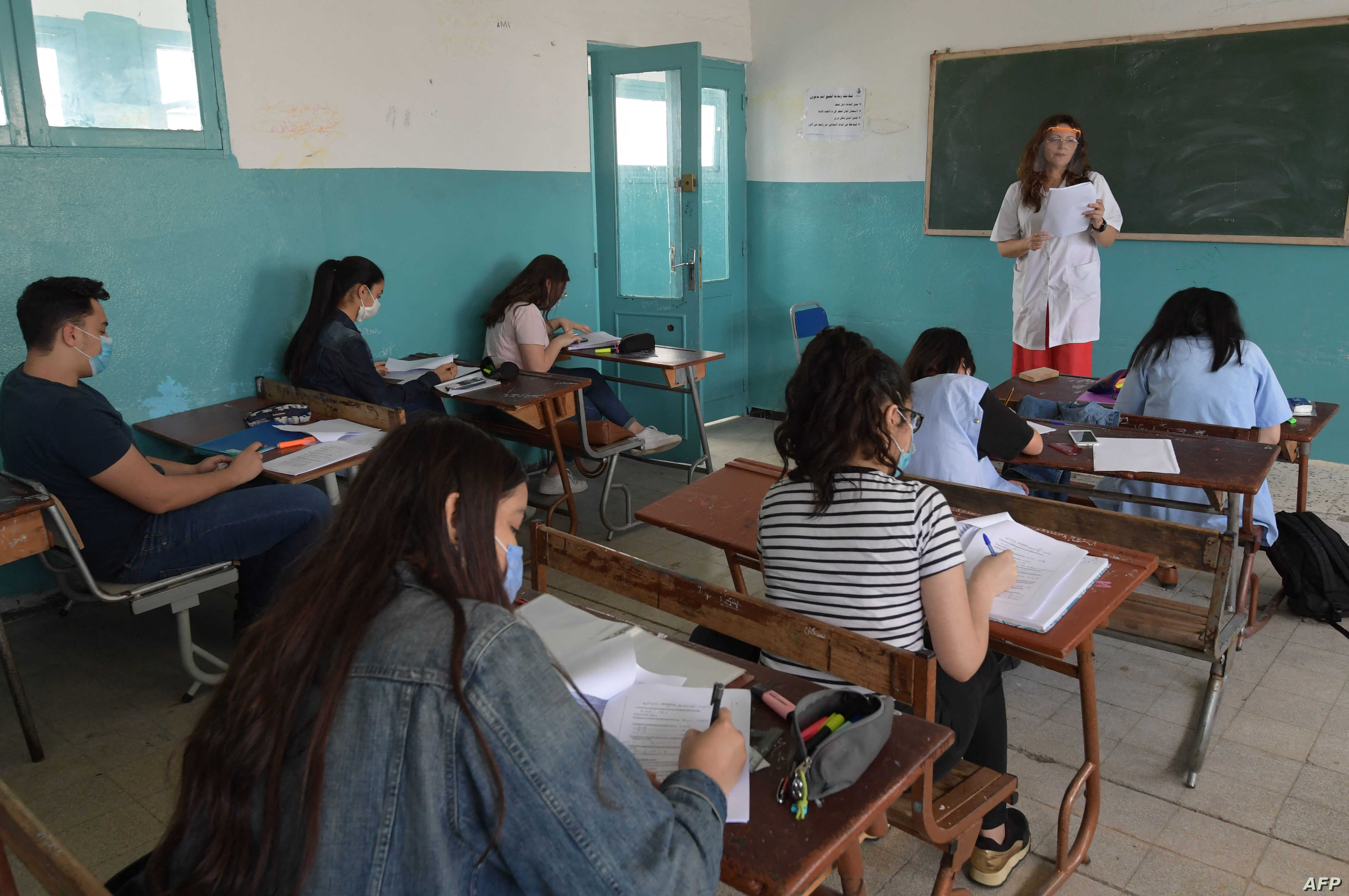 مع مقاطعة الامتحانات في الأساسي  .. مواصلة حجب الأعداد في الثانوي